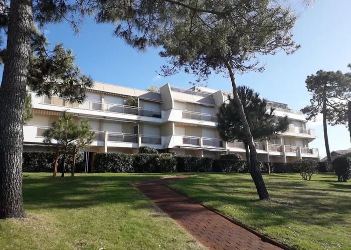 C2111 Vue Terrasse, Parking 公寓