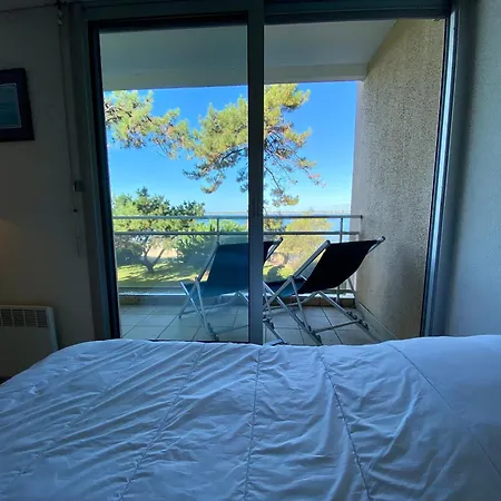 C2111 Vue Terrasse, Parking Appartement *